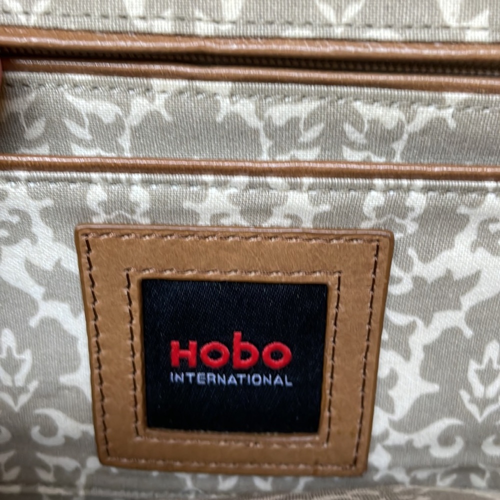 Hobo Light Brown Leather Clutch - Picture 7 of 12